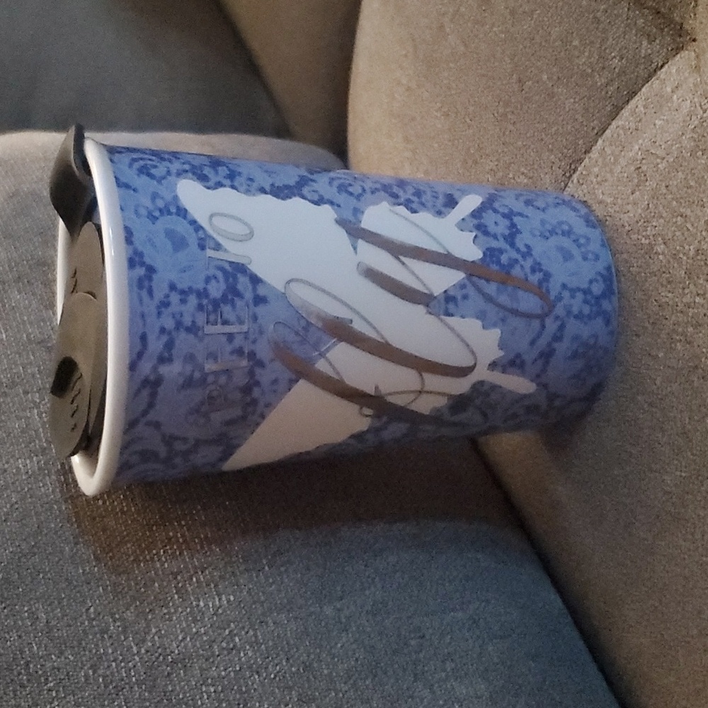 Butterfly to go cup
